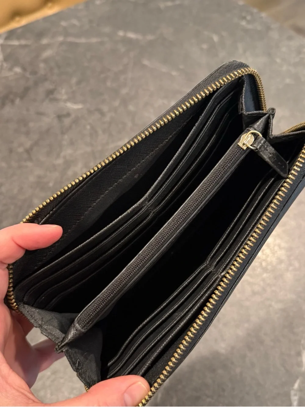 Fossil Zip Around black leather wallet vintage